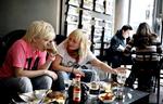 Dalle Valle er et centralt sted at plante sig, men cafeens mad er af stærkt svingende kvalitet. 