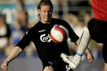 Fredrik Berglund scorede to gange mod Lyngby og FCK vandt 3-2. Men på tilskuerpladserne scorede en flok vandaler med tilknytning til FCK selvmål. 