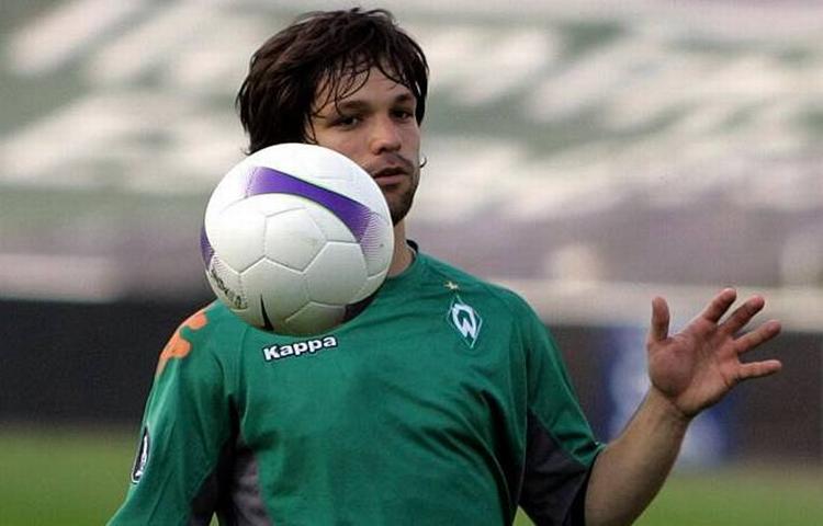 22-årige Diego har spillet en fantastisk første sæson for de angrebslystne nordtyskere. I 44 kampe er det blevet til 14 mål og 13 målgivende afleveringer. 