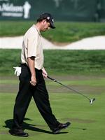 Anders Hansen ærgrer sig over et misset birdie-put på 18. hul, men kan være yderst tilfreds med sin start. 