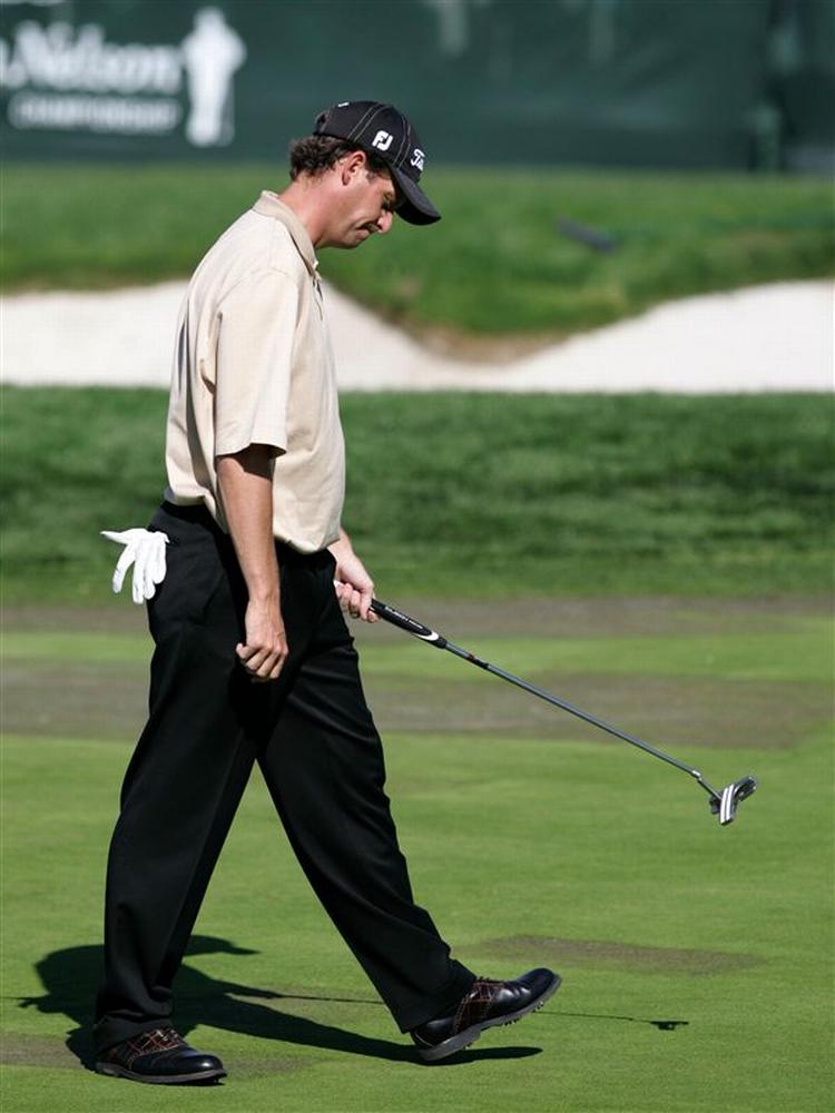Anders Hansen ærgrer sig over et misset birdie-put på 18. hul, men kan være yderst tilfreds med sin start. 