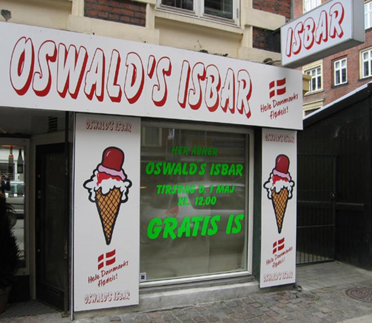 Oswalds Isbar fejrer sin åbning tirsdag 1. maj med gratis is til alle. 