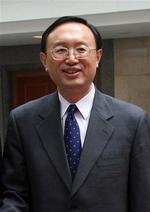 Yang Jiechi har tidligere fungeret som tolk for George Bush senior. 