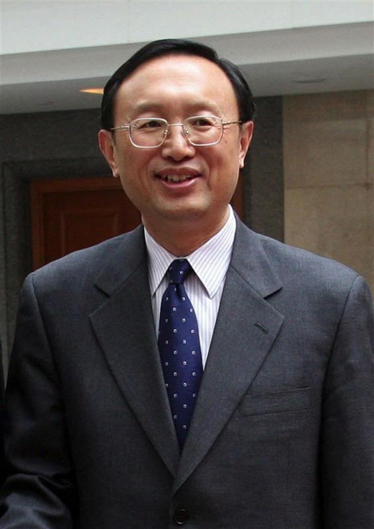 Yang Jiechi har tidligere fungeret som tolk for George Bush senior. 