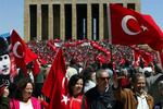 Demonstration for 14 dage siden i Ankara mod Tyrkiets islamistiske udenrigsminister. En lignende demonstration er varslet i dag i Istanbul. 