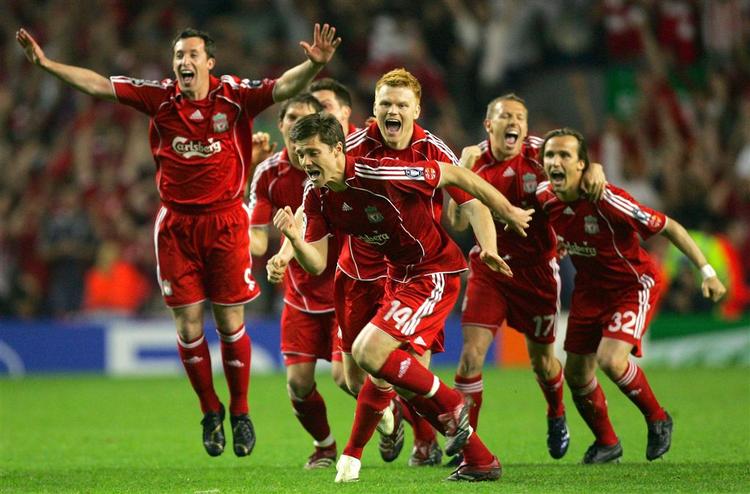 Liverpool spillere jubler efter Champions League finale-pladsen er hjemme. 