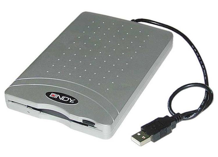 Der er stadig efterspørgsel på disketter og diskettedrev. Et eksternt diskettedrev, der kobles til computeren med et USB-stik, kan nu fås for godt 300 kroner. 
