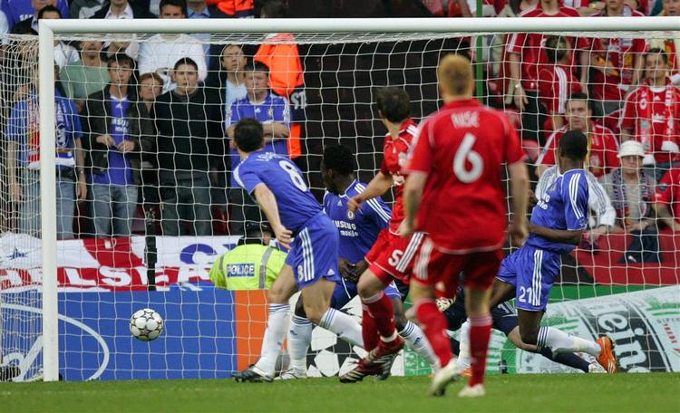Daniel Agger sparkede over en million kroner hjem til de danske Oddsetspillere, da han scorede til 1-0 mod Chelsea. 