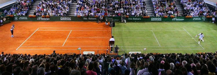 Rafael Nadal vandt den store showkamp på den specielle bane. 