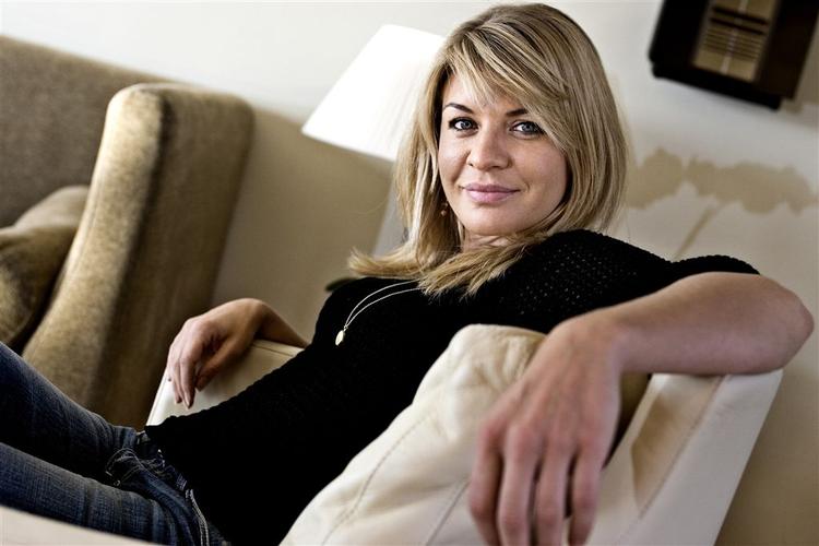 Nynne - hende med dagbogen - er et af TV3's stærke kort. Men Viasat må ikke længere tvinge TV3 ind i programpakkerne, siger Konkurrenceankenævnet. 