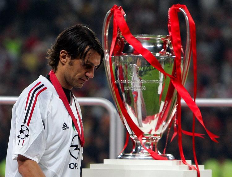 Paolo Maldini har været med i syv mesterholdsfinaler, men selv om han i 2005 scorede det hurtigste finalemål nogen sinde og blev alle tiders ældste finalemålscorer, måtte han for tredje gang se modstanderne få pokalen overrakt. Maldini har vundet finalerne i 1989, 1990, 1994 og 2003. Han har tabt i 1993, 1995 og 2005. 