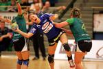 Slagelses Carmen Lungu bryder igennem Viborg-forsvaret i den anden DM-finale mellem Viborg HK og Slagelse FH i Viborg Stadionhal. 