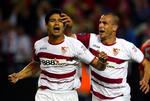 Brasilanske Renato har puffet et indlæg fra landsmanden Alves i Osasunas mål og sikret Sevilla det vitale andet mål i UEFA-Cup- semifinalen. 