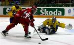 Kim Staal tæt på at score mod Ukraine. 