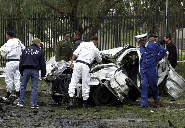 Et billede fra efter terrorangrebet i Algeriet 11. april, hvor 33 mennesker blev dræbt. 