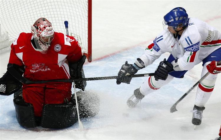 Peter Hirsch stod en stor kamp, da han vendte tilbage til det danske mål i 5-2 sejren over Italien. 