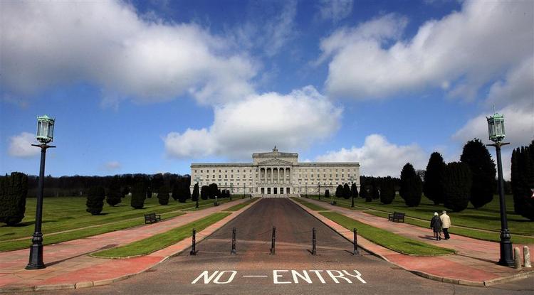 Parlamentsbygningen Stormont i Belfast tages atter i brug. 