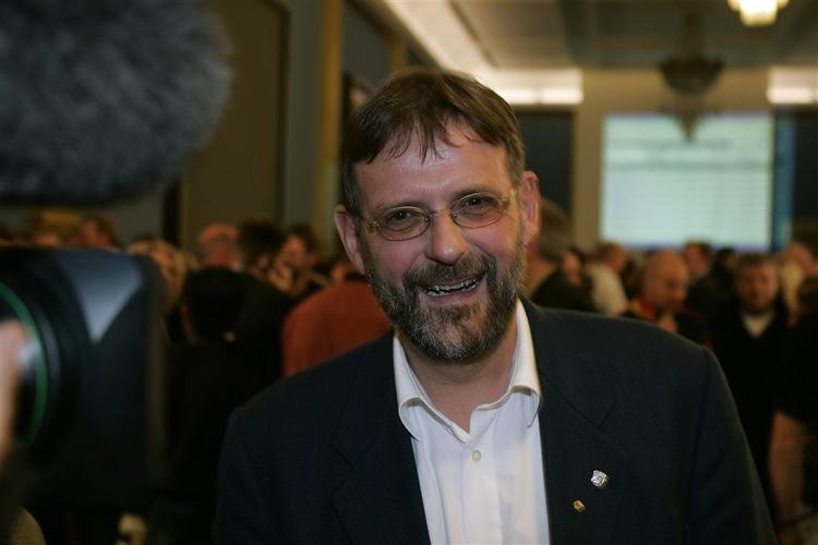 »Jeg har ikke haft det godt med den radikale politik på det seneste, med ultimative krav og kun én statsministerkandidat, siger Erik Simonsen. 