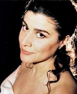 Med en stemme, der går lige i hjerterne, og en sangteknik, der tillader enestående præcision selv i de hurtigste koloraturer, var Cecilia Bartoli en forrygende oplevelse i Tivolis Koncertsal. Foto: Decca Music Group 