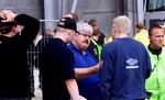 Som sikkerhedschef har Emil Bakkendorff (i midten i blå trøje) i aften 160 kontrollører i aktion, når FCK gæster Brøndby Stadion. 