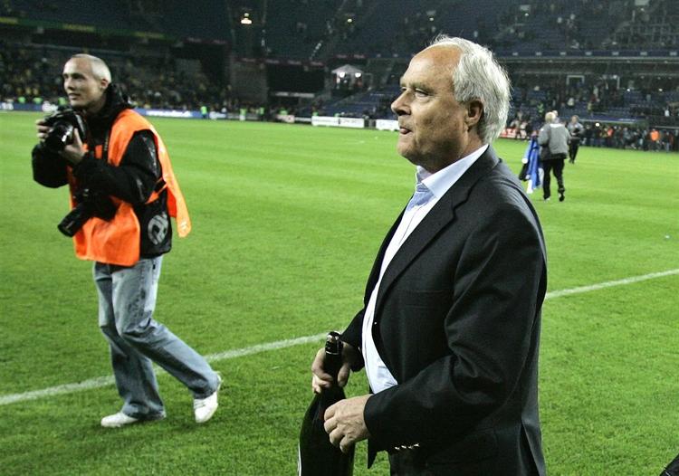 FCK's bestyrelsesformand mener, at Dennis Rommedahl ikke skal gøre sig forhåbninger om en karriere på mesterholdet. 
