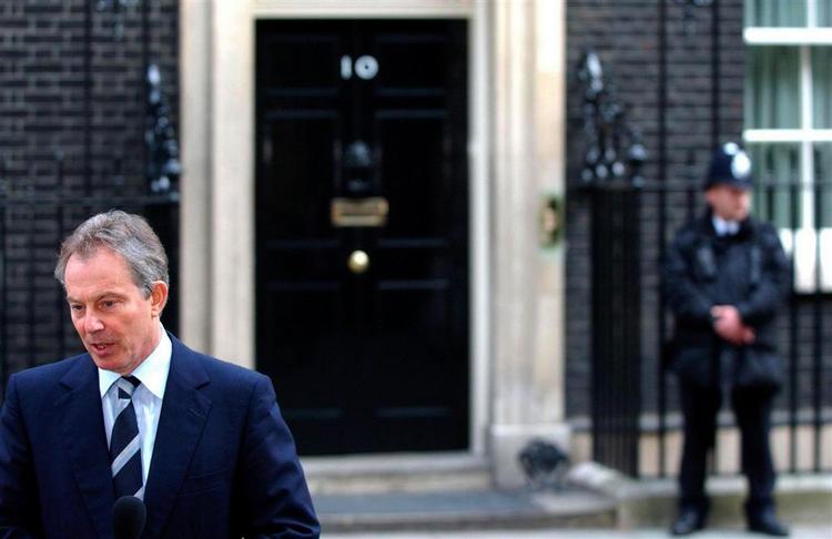 Den britiske premierminister Tony Blair fortæller senere, hvornår han trækker sig som leder af Labour. 