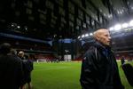 Mens først FCK og siden Manchester United på gårdsdagens træninger kunne lune sig under Parkens beskyttende tag, må tilskuerne i aften regne med kulde og blæst, når taget igen er skudt fra. 