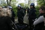 Stilhed før storm. Politiets rydning af et hus på Christiania i dag er end i ballade. 