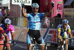 Italienske Alessandro Petacchi skriger sin jubel ud efter at have vundet spurten på 3. etape af Giro d'Italia. 