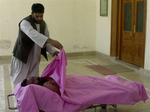 Liget af mullah Dadullah blev i går vist frem af de afghanske myndigheder, men først i dag indrømmede Taleban, at den dræbte var talebanlederen. 