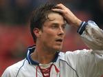 Brian Laudrup kan ikke slippe fodbolden og skal nu undervise i bold i Oure på Fyn. 