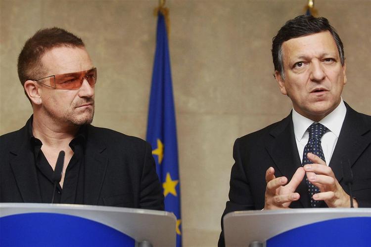 Bono var på besøg i Bruxelles i dag, hvor han holdt pressemøde med EU-kommissionens formand, José Manuel Barroso. 