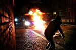 Demonstranter og politi var i krig det meste af mandagen, efter politiet havde fjernet et gammel hus på Christiania. 