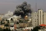 Hamas truer med gengældelsesangreb mod Israel, som har angrebet en Hamas-bygning. 