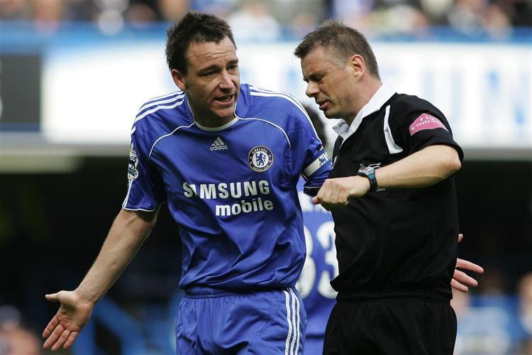 John Terry kan være fortid i Chelsea, når den nye sæson starter efter sommerpausen. 