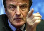 Frankrigs ansigt udadtil bliver den populære venstreorienterede Bernard Kouchner. 