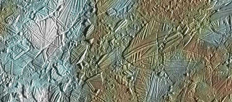 Nu vil Nasa lede efter liv under iskappen på Jupiters måne Europa. Her har  rumsonden Galileo taget billeder fra 'Europa'. 