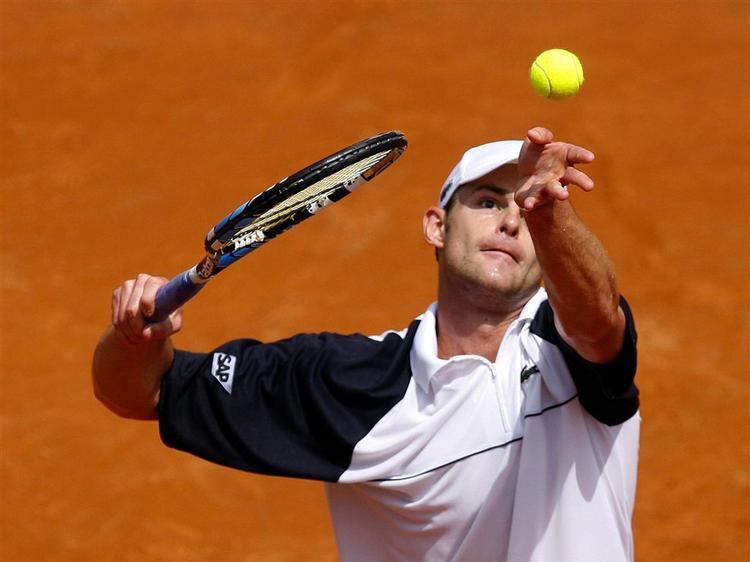 Andy Roddick var ooverbevisende, da han vandt sin kamp i første runde af ATP-turneringen i Pörtschach. 
