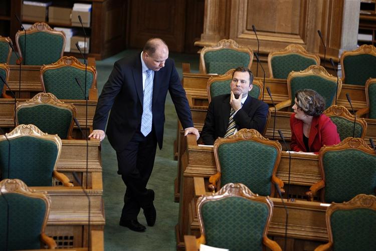 Der skal mere fart i debatterne i Folketinget. 