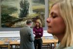 Helle Thorning-Schmidt (i baggrunden) kalder det »ærgerligt«, at Lotte Bundsgaard forlader Folketinget. 