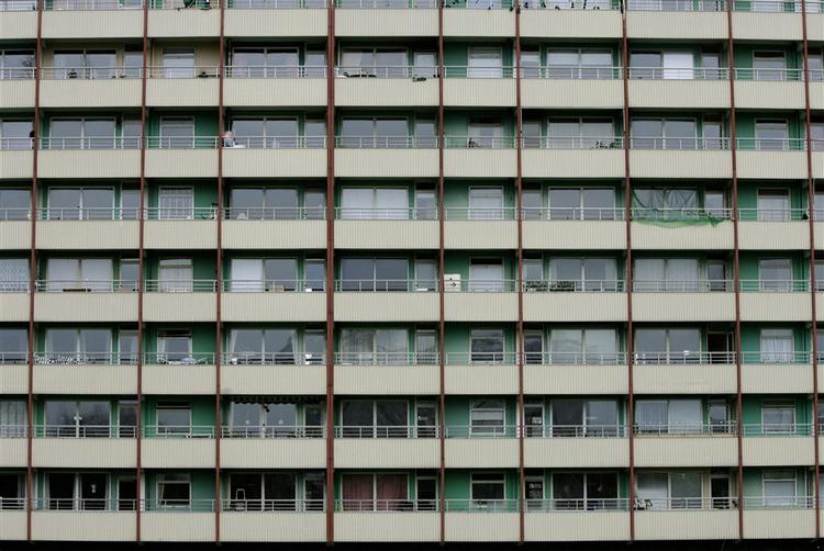 Prisen for at renovere de to højhuse i Rødovre er så høj, at det er bedre at rive dem ned, har socialministeren bestemt. 