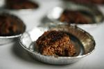 Bøfferne blev placeret i små bakker efter stegning, så dommerpanelet ikke kunne se, hvilken bøf de smagte på. 