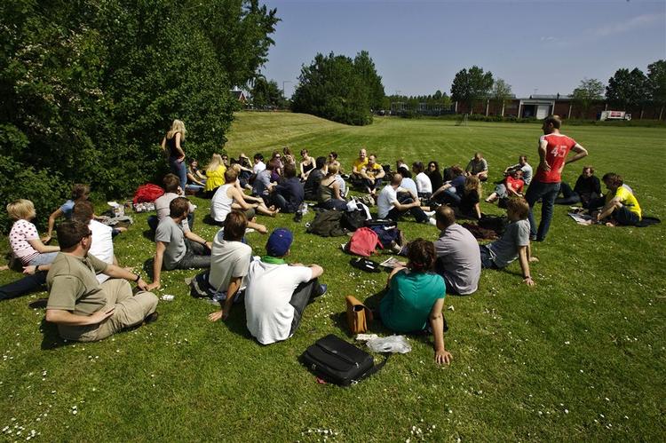 Nyhedsavisens medarbejdere strejker i protest mod fyringsrunde. 