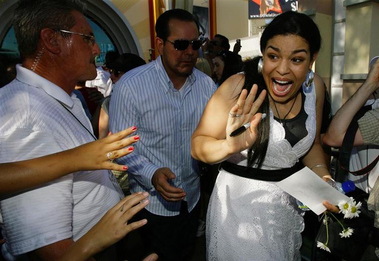 Vinderen af 'American Idol' Jordin Sparks er datter af den tidligere NFL spiller Phillippi Sparkes. Her møder hun nye fans. 