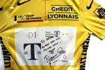 Bjarne Riis fik flere gule trøjer i sin aktive karriere, men UCI ønsker, at han symbolsk leverer den tilbage, han fik overrakt efter Toursejren i 1996. 