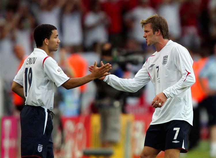David Beckham har ikke spillet på det engelske landshold siden VM sidste sommer. Her bliver han skiftet ud med Aaron Lennon i VM-kampen mod  Ecuador. 