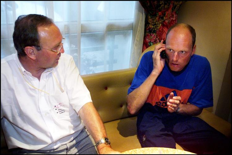 Bjarne Riis og Walter Godefroot var et par i mange sæsoner. Her på et hotel under Tour de France i 1998. 