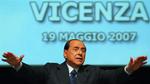 Berlusconi: Prodi og hans regering må gå af. 