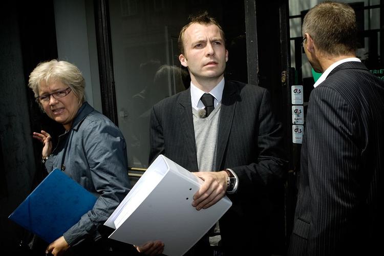 Søren Højlund Poulsen (i midten) og formand for Børns Vilkår, Bente Boserup, fik ikke held til at få familieminister Carina Christensen (K) til at sætte sagen om en seksårig pige fra Grenaa i bero. 