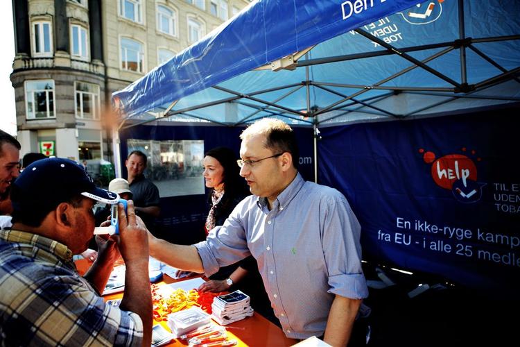 På Gammeltorv i København kunne man blive oplyst om den internationale anti-rygedag. 